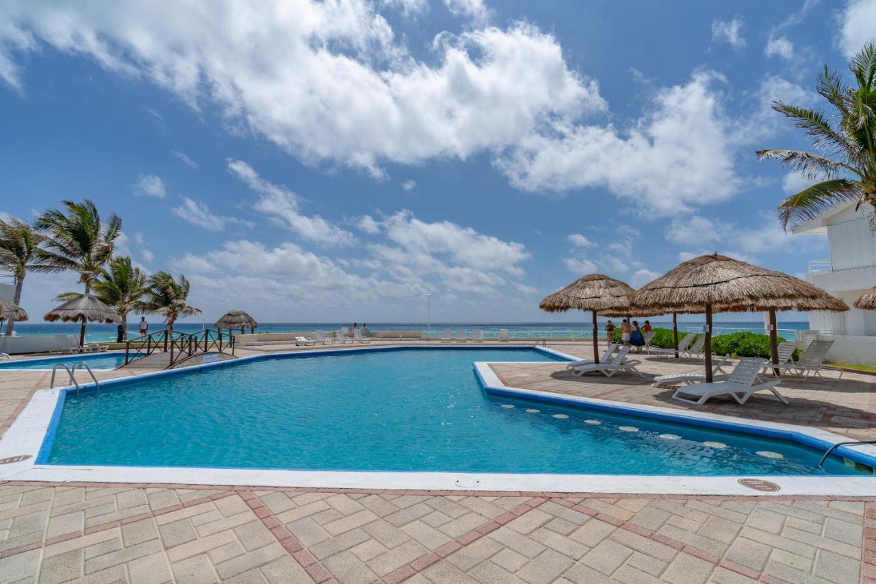 Ocean View Three Bedroom, Three Story Penthouse By The Beach Cancún Buitenkant foto