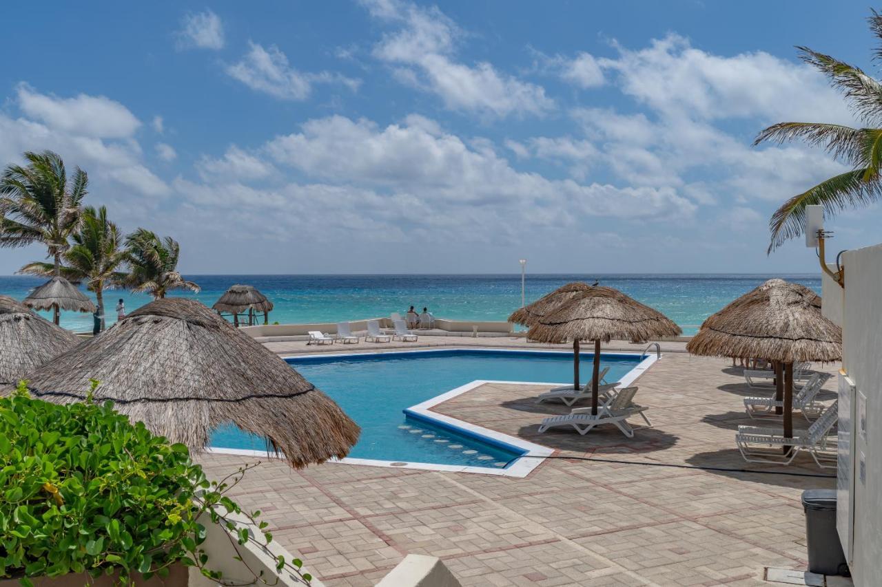 Ocean View Three Bedroom, Three Story Penthouse By The Beach Cancún Buitenkant foto