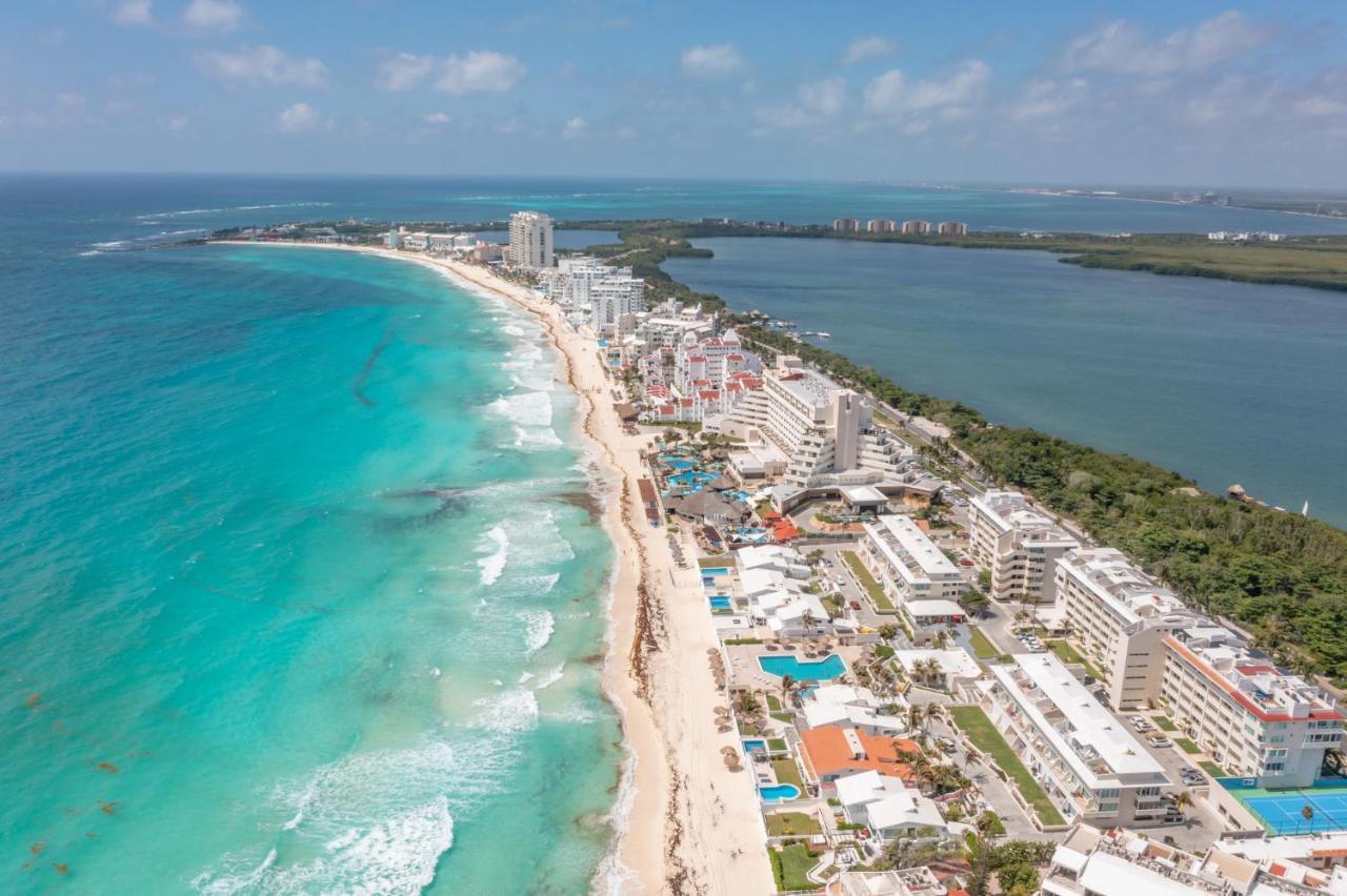 Ocean View Three Bedroom, Three Story Penthouse By The Beach Cancún Buitenkant foto