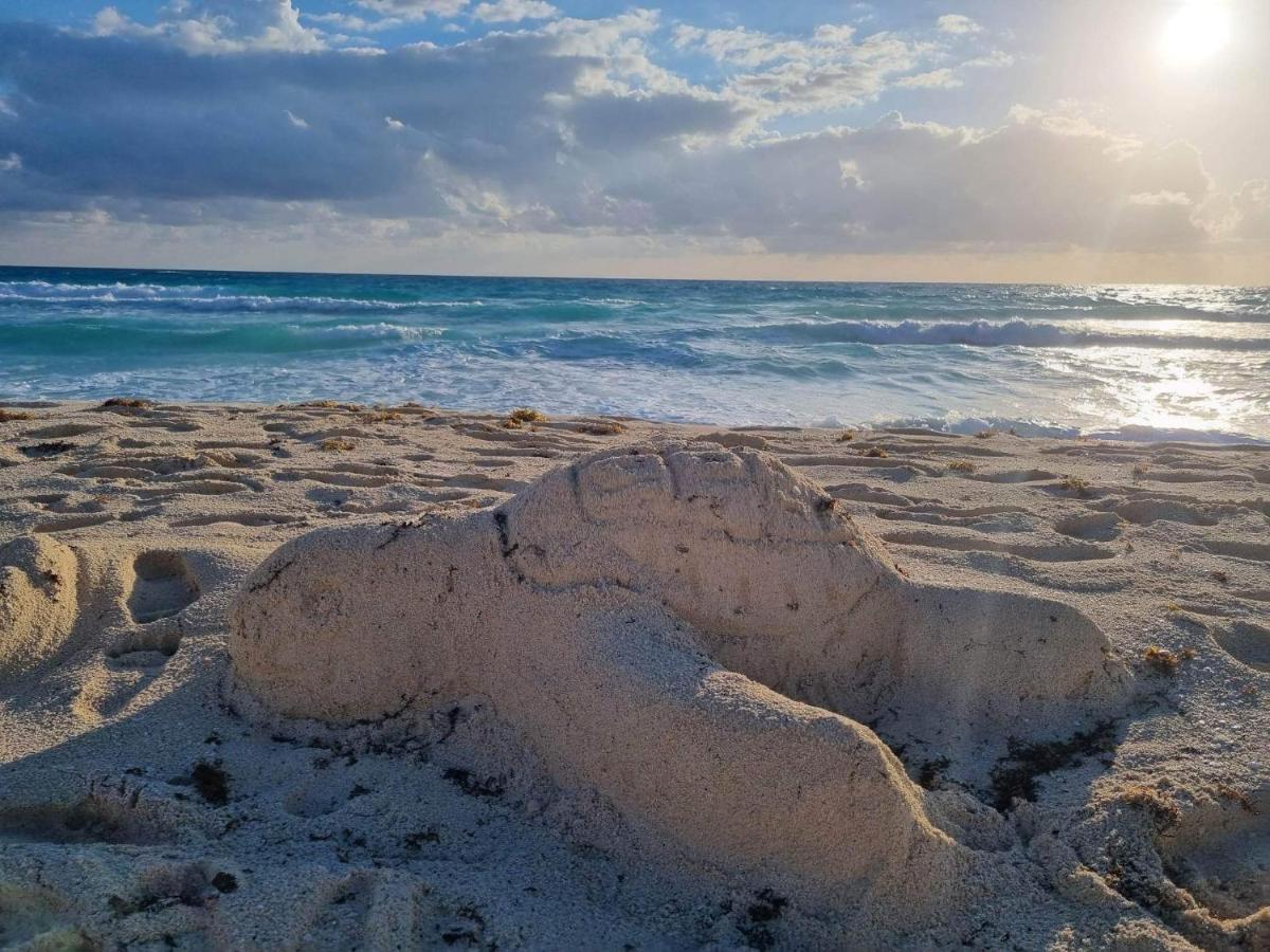 Ocean View Three Bedroom, Three Story Penthouse By The Beach Cancún Buitenkant foto